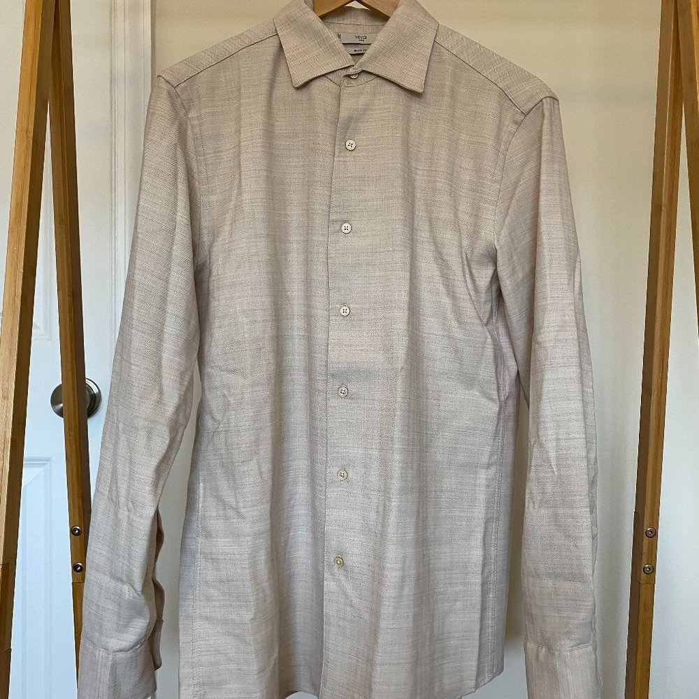 Mango Man Slim Fit Herringbone Pattern Button Dow… - image 1